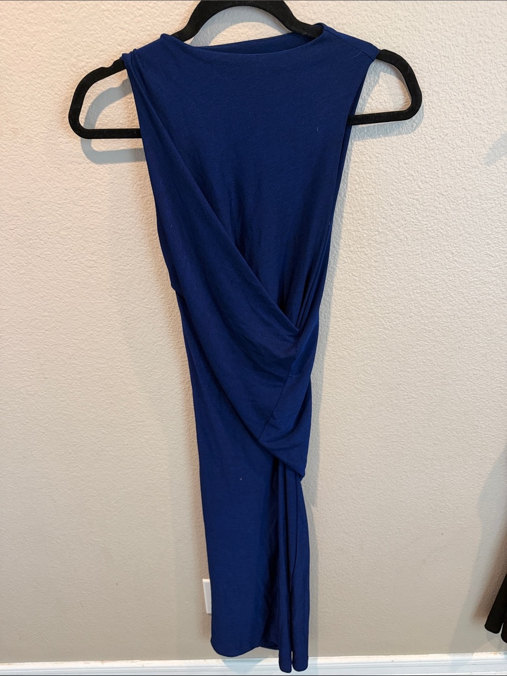 Alexander McQueen Sleeveless Twist-Front dress in Navy Blue